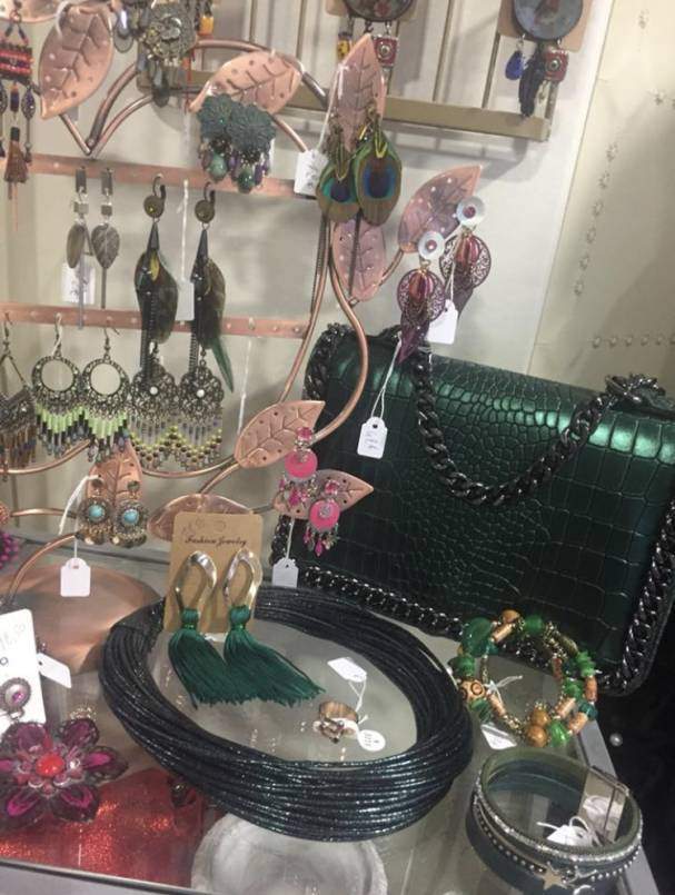 Accessoires chics femme au Mans