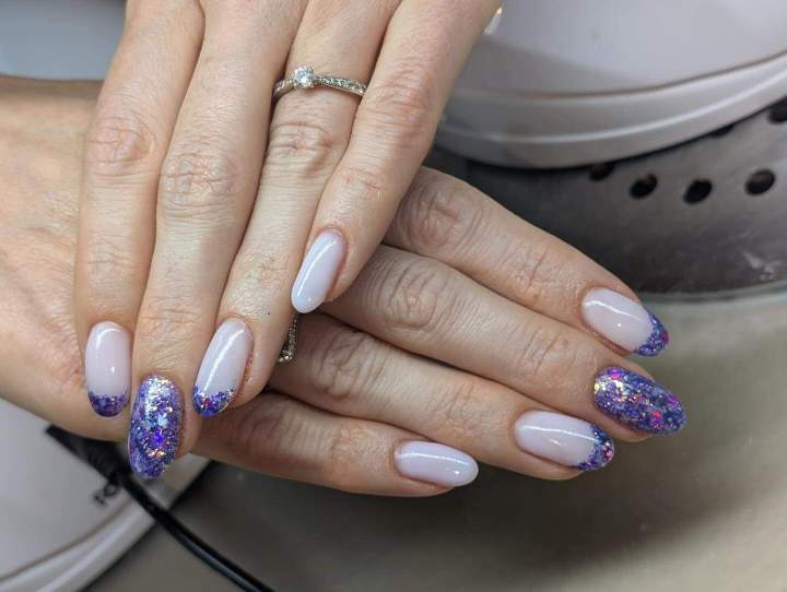 Application vernis à ongles Le Mans