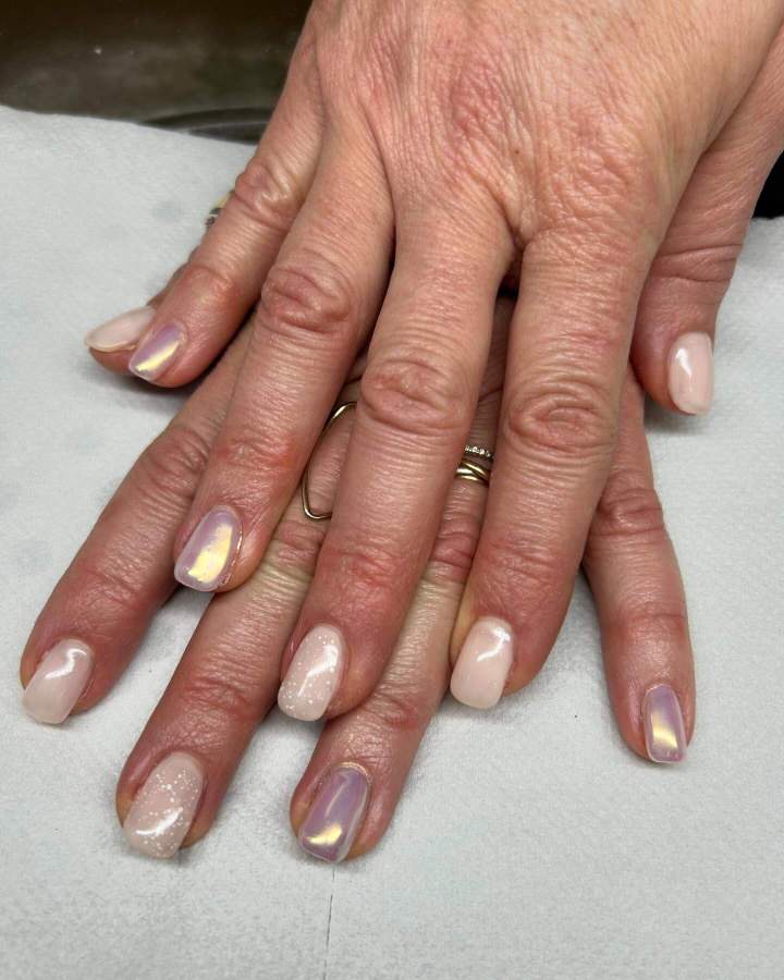Soins mains et pose vernis à ongles Le Mans