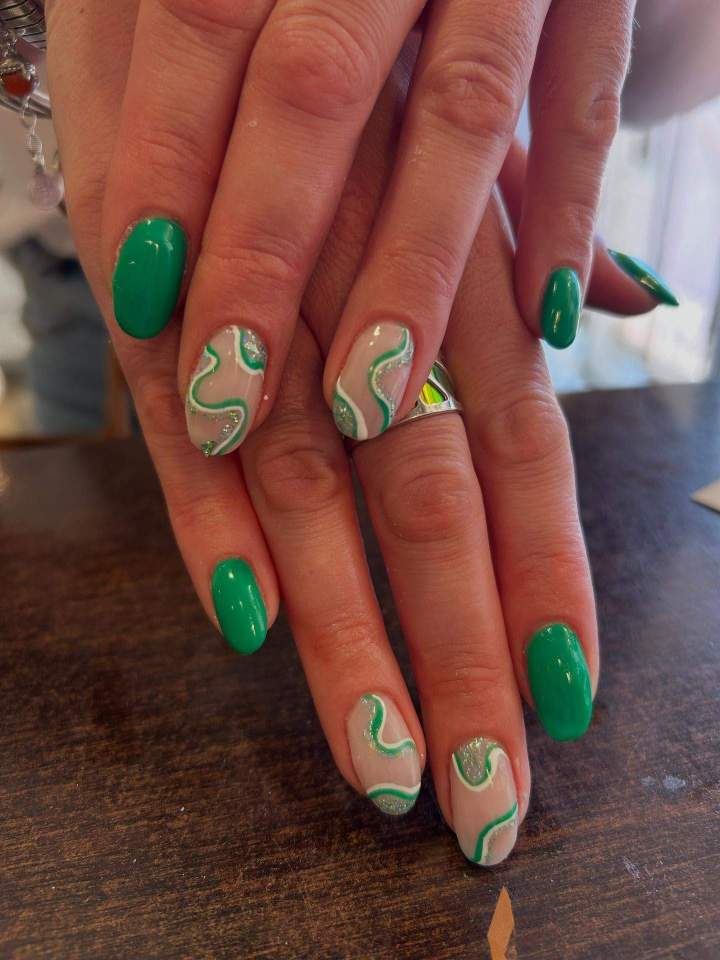 Pose vernis couleurs brillantes Le Mans